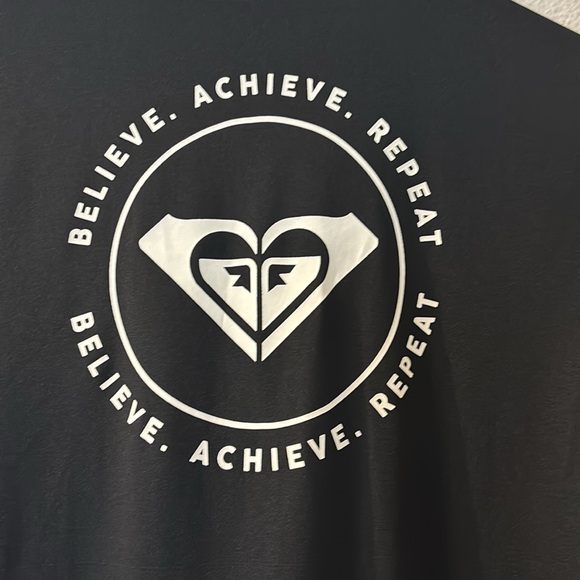 Roxy graphic swim shirt size medium - Picture 6 of 6